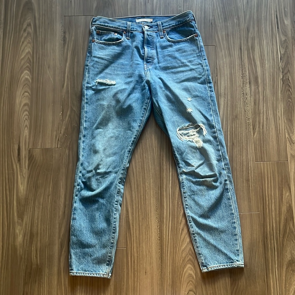 Levi jeans wedgie size 29 women’s